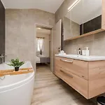 Vikendica Neue Steinvilla Mit Beheiztem Pool In Strandnaehe By Interhome Privlaka (Zadar)