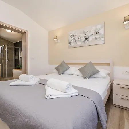 Neue Steinvilla Mit Beheiztem Pool In Strandnaehe By Interhome Casa vacanze *