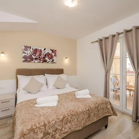 度假居 Neue Steinvilla Mit Beheiztem Pool In Strandnaehe By Interhome 普利拉卡