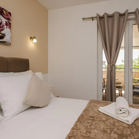 Neue Steinvilla Mit Beheiztem Pool In Strandnaehe By Interhome Casa vacanze Privlaka (Zadar)