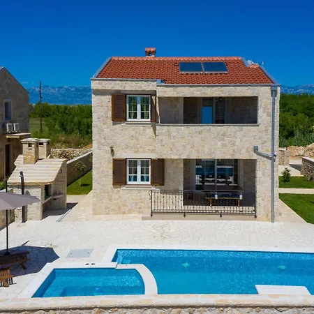 Neue Steinvilla Mit Beheiztem Pool In Strandnaehe By Interhome *