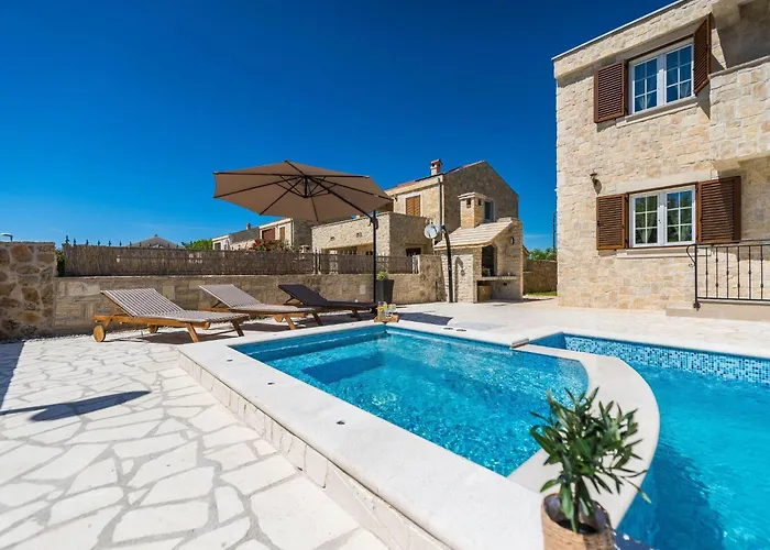Neue Steinvilla Mit Beheiztem Pool In Strandnaehe By Interhome 펜션
