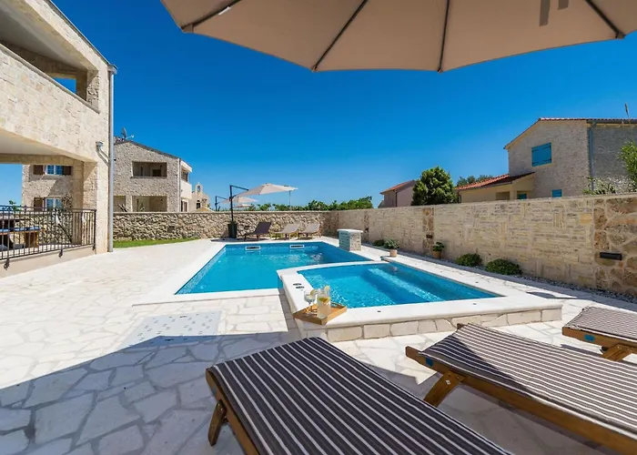 펜션 Neue Steinvilla Mit Beheiztem Pool In Strandnaehe By Interhome