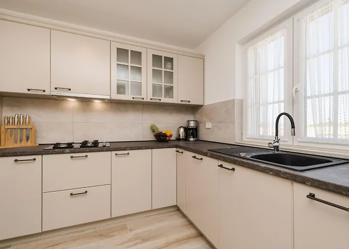 Neue Steinvilla Mit Beheiztem Pool In Strandnaehe By Interhome