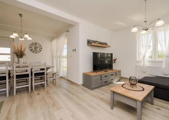 Neue Steinvilla Mit Beheiztem Pool In Strandnaehe By Interhome * 프리블라카