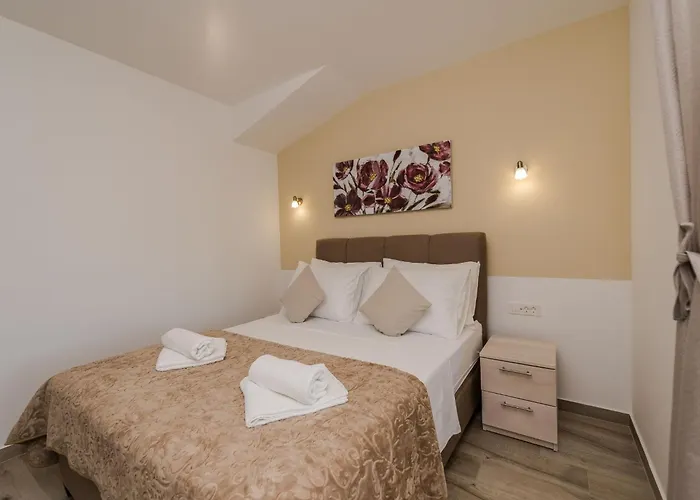 Neue Steinvilla Mit Beheiztem Pool In Strandnaehe By Interhome * Привлака