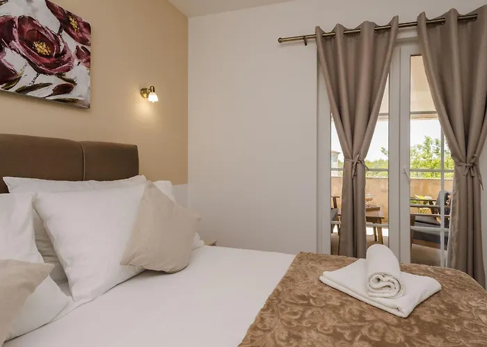 Neue Steinvilla Mit Beheiztem Pool In Strandnaehe By Interhome 펜션 프리블라카