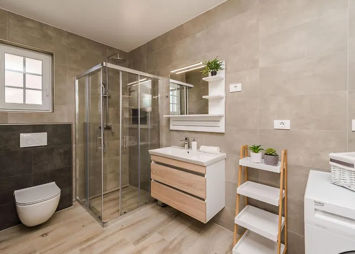 Neue Steinvilla Mit Beheiztem Pool In Strandnaehe By Interhome * 프리블라카