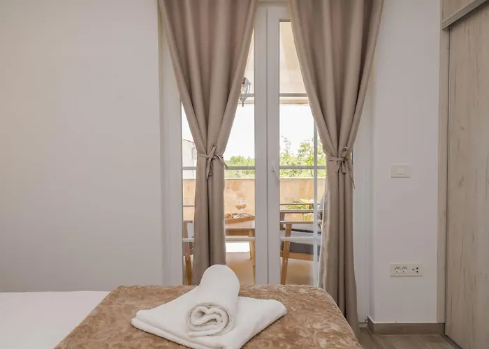 펜션 Neue Steinvilla Mit Beheiztem Pool In Strandnaehe By Interhome