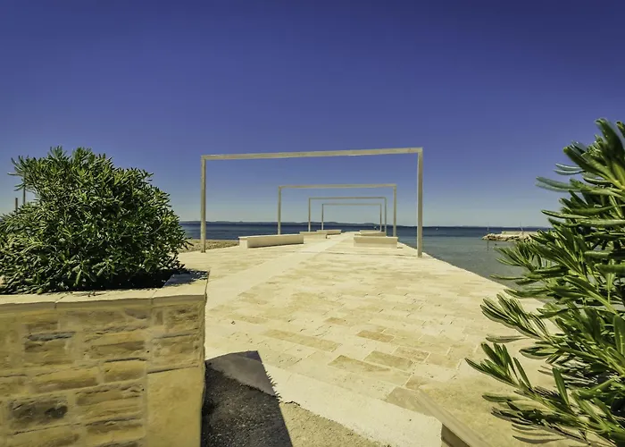 Neue Steinvilla Mit Beheiztem Pool In Strandnaehe By Interhome * Привлака