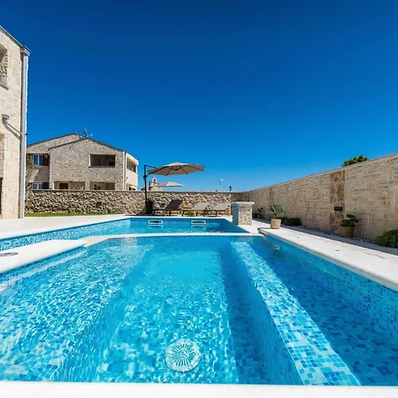 Neue Steinvilla Mit Beheiztem Pool In Strandnaehe By Interhome 度假居 *