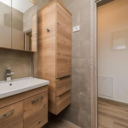 度假居 Neue Steinvilla Mit Beheiztem Pool In Strandnaehe By Interhome