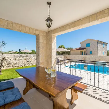 度假居 Neue Steinvilla Mit Beheiztem Pool In Strandnaehe By Interhome 普利拉卡