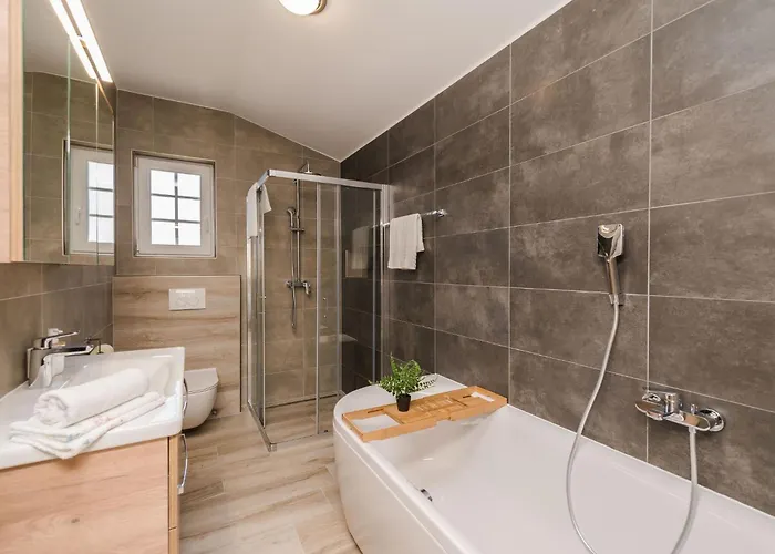 度假居 Neue Steinvilla Mit Beheiztem Pool In Strandnaehe By Interhome