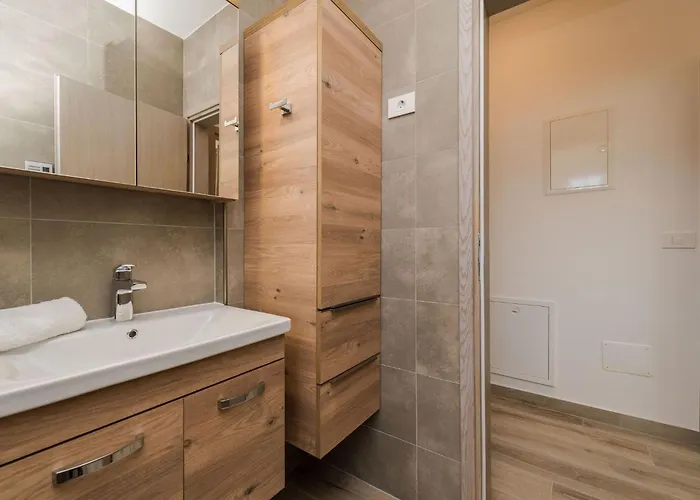度假居 Neue Steinvilla Mit Beheiztem Pool In Strandnaehe By Interhome